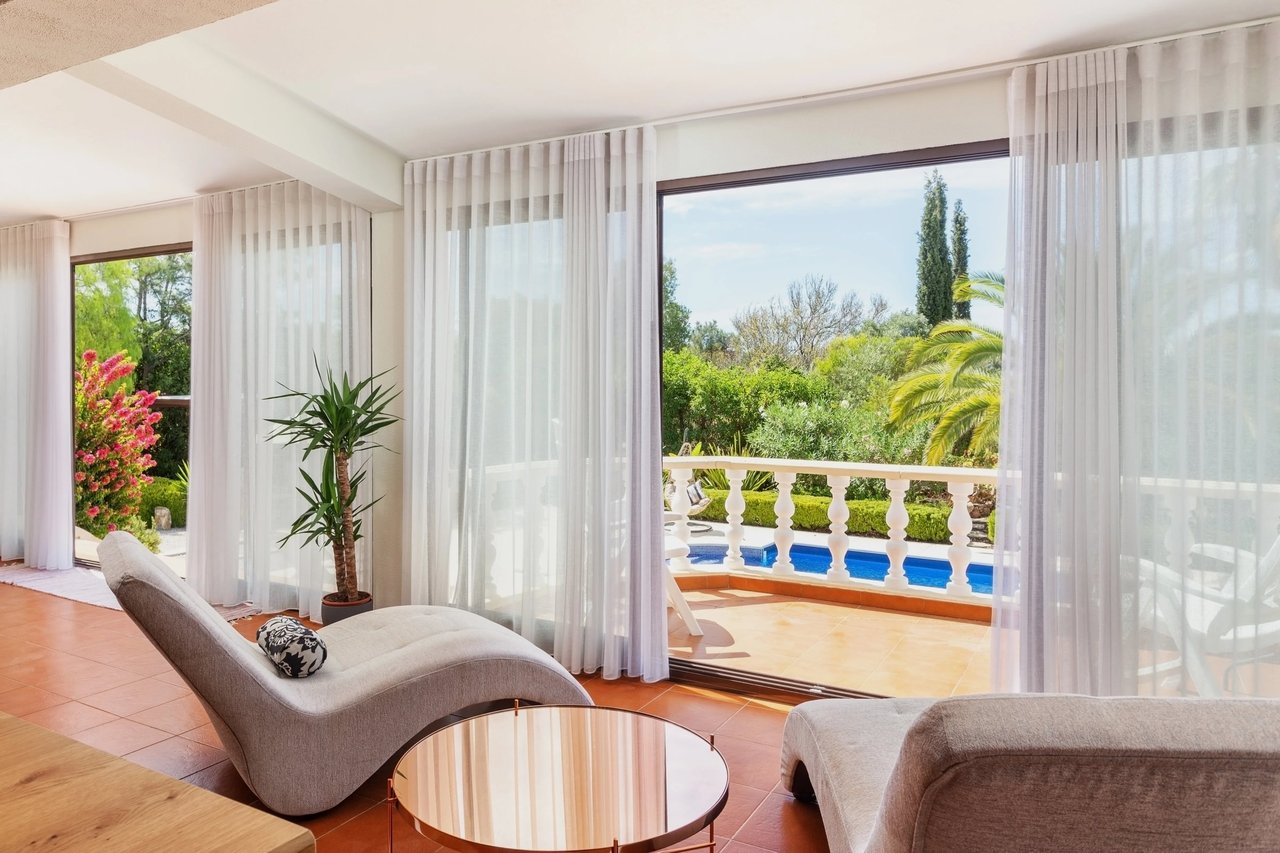 contact-form-background