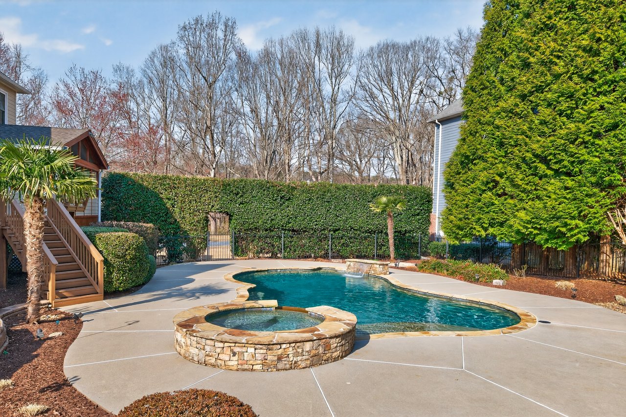 1210 Briers Creek Drive