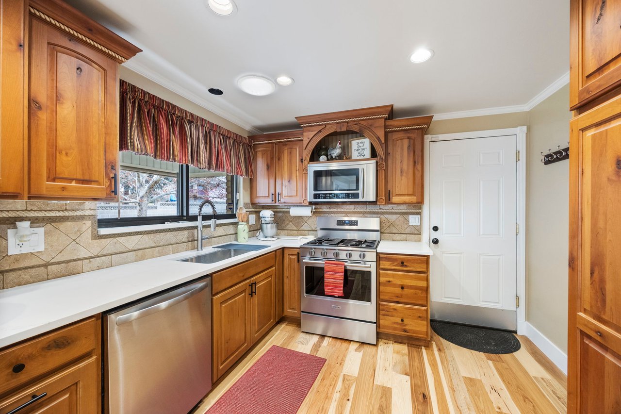 4372 S Hawarden Cir