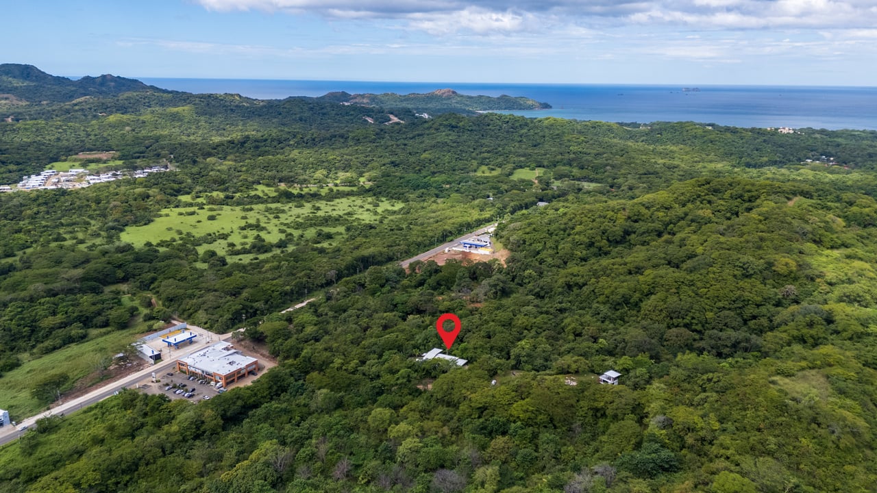 Casa Brillante & Casita Cinco Playas | Modern Home with Guest Casita, Pool & Mountain Views in Huacas