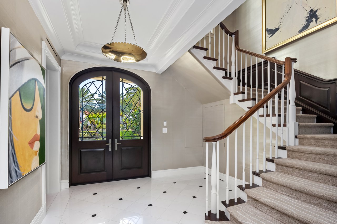 Georgian Waterfront Mansion on Everglades Island