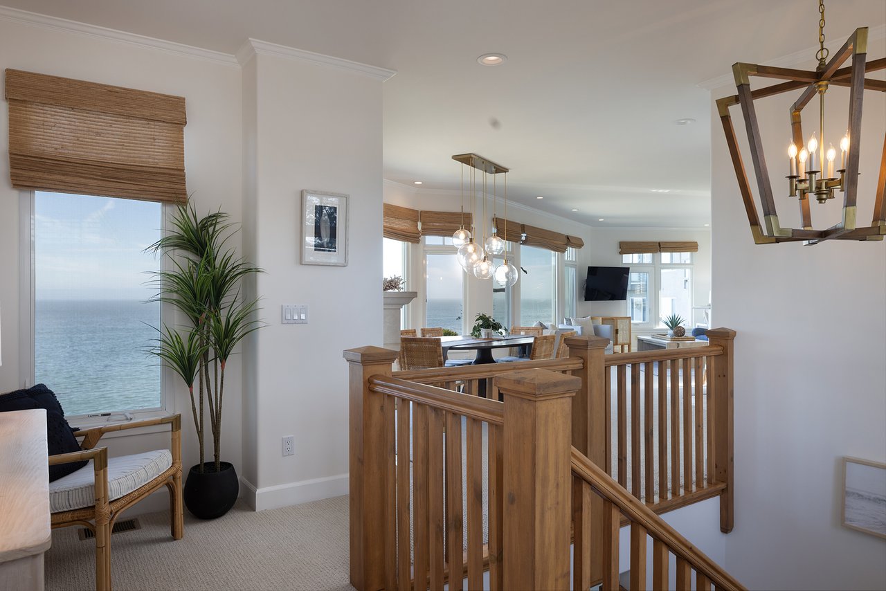 Capitola Oceanfront Retreat - 4840 Cliff Drive