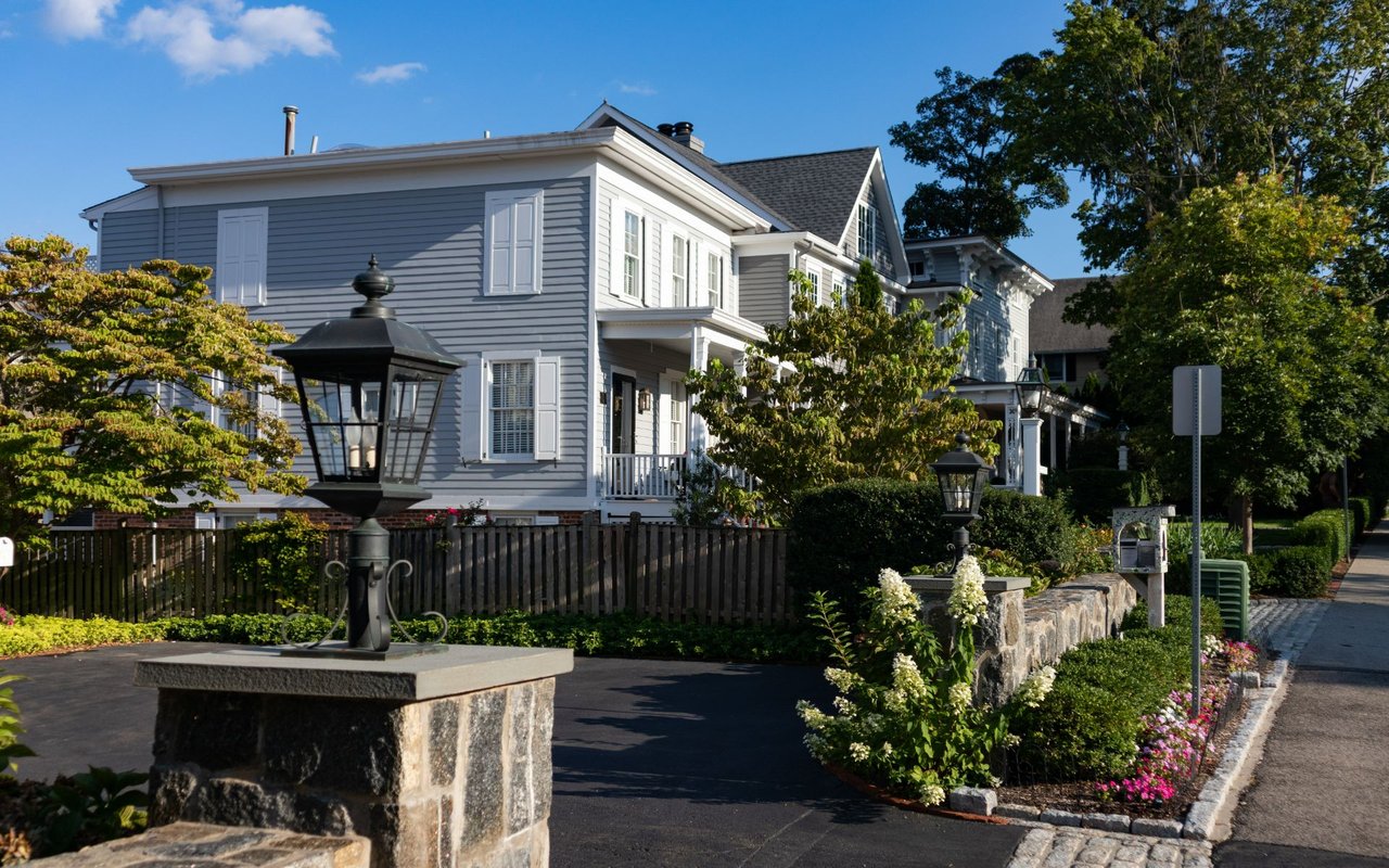 stratfield-ct-street view photo