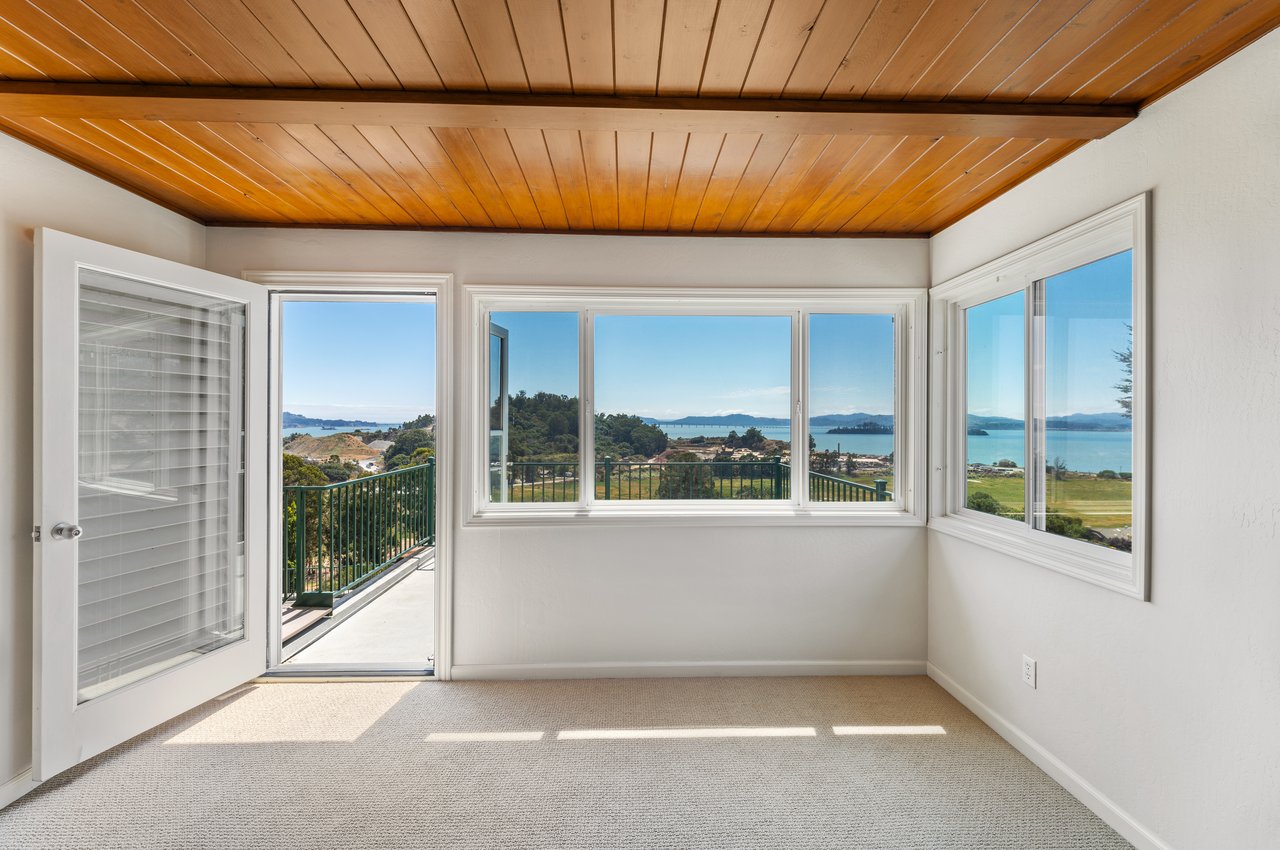 Sunny View Residence in Peacock Gap