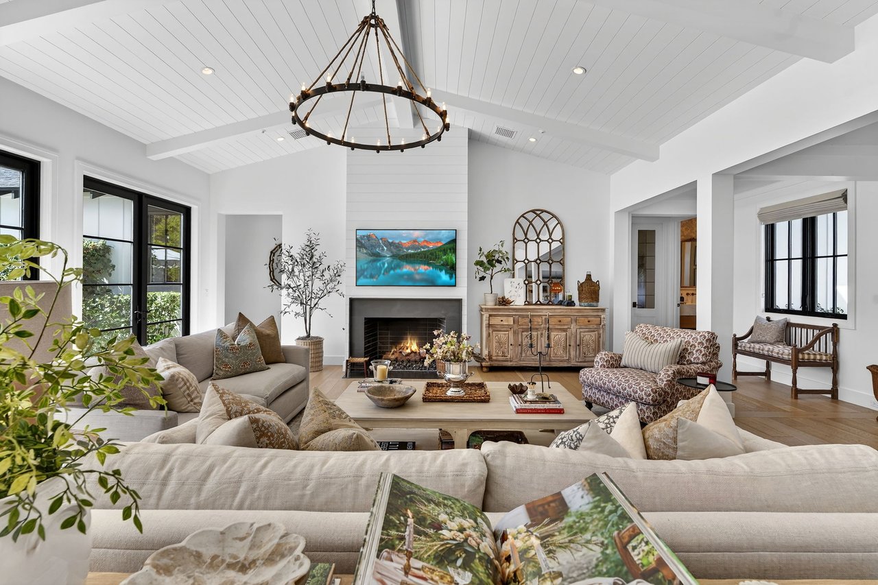 5217 E CALLE REDONDA