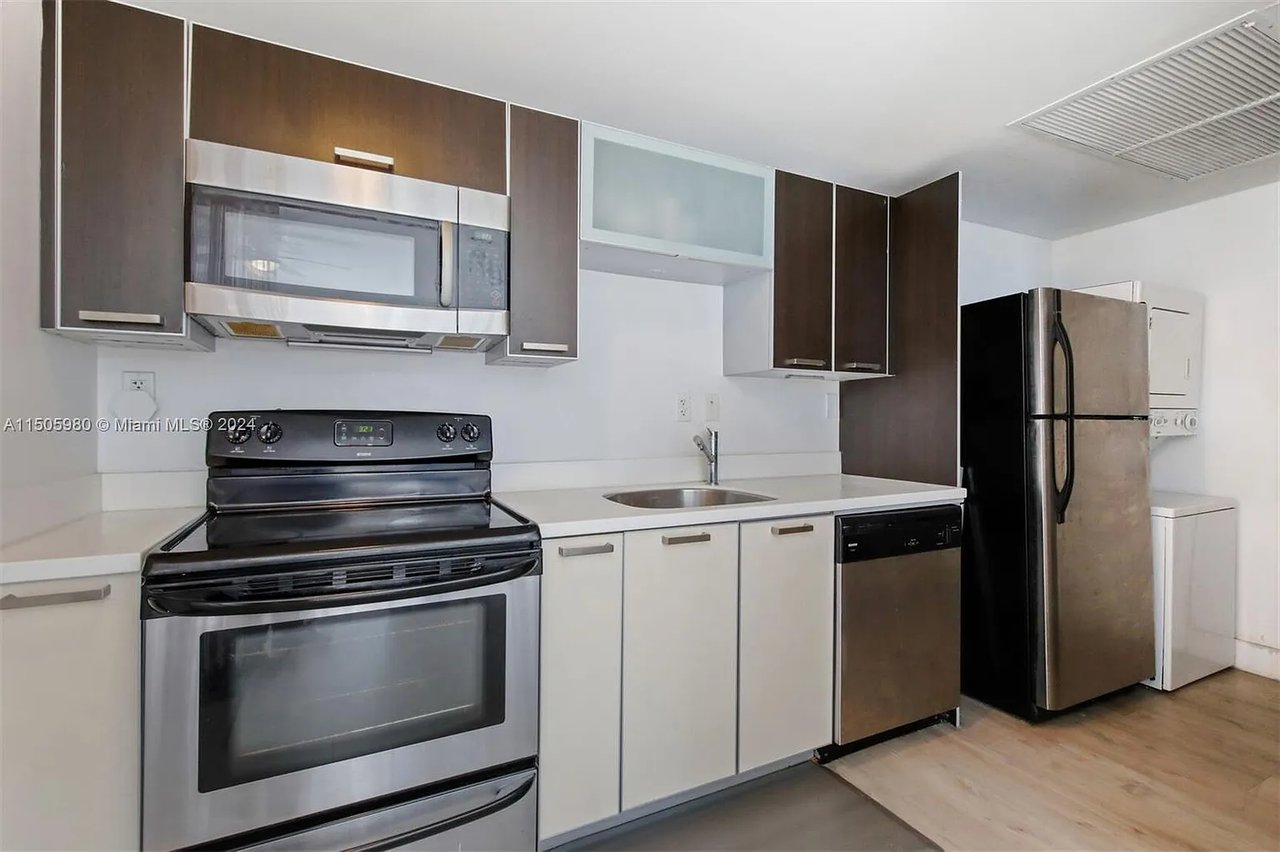 621 11th St, Apt 202