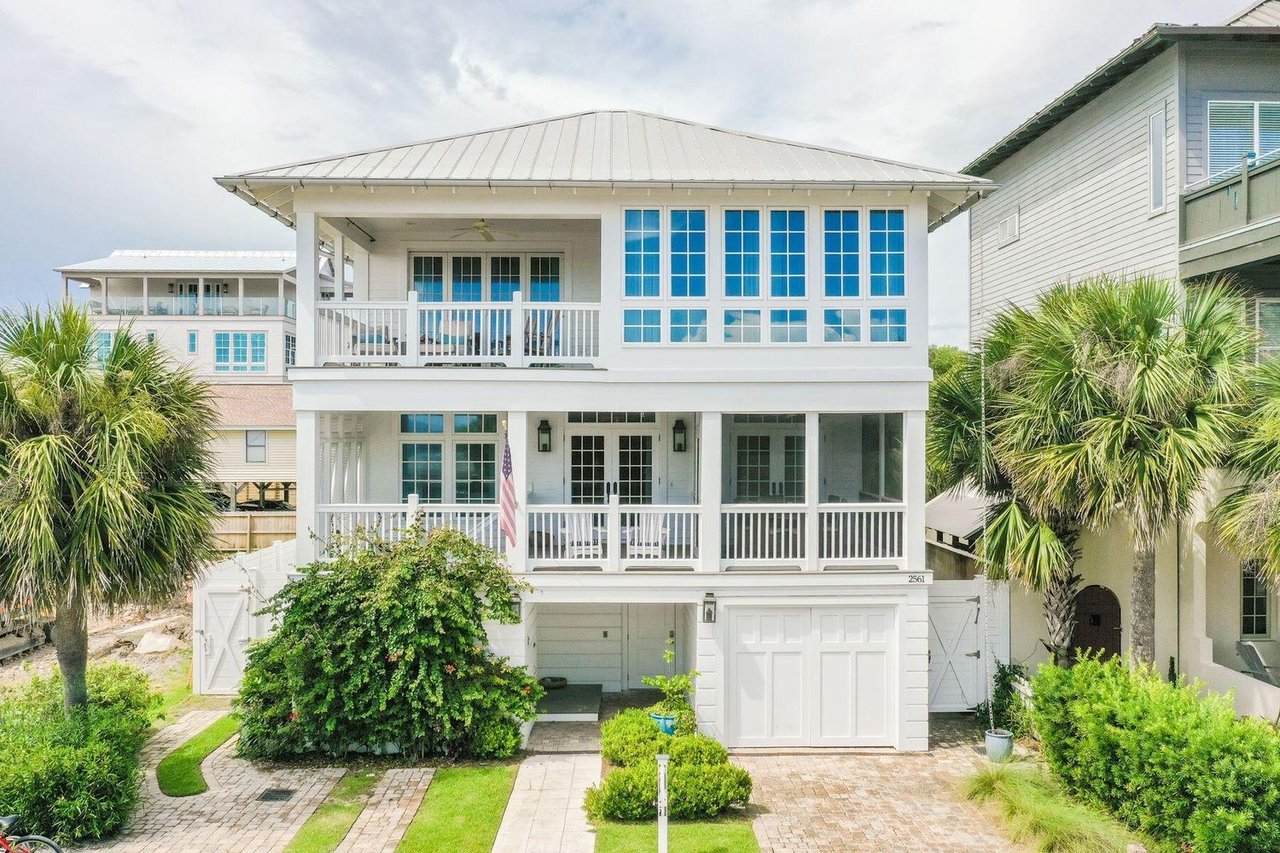 2561 E County Highway 30A