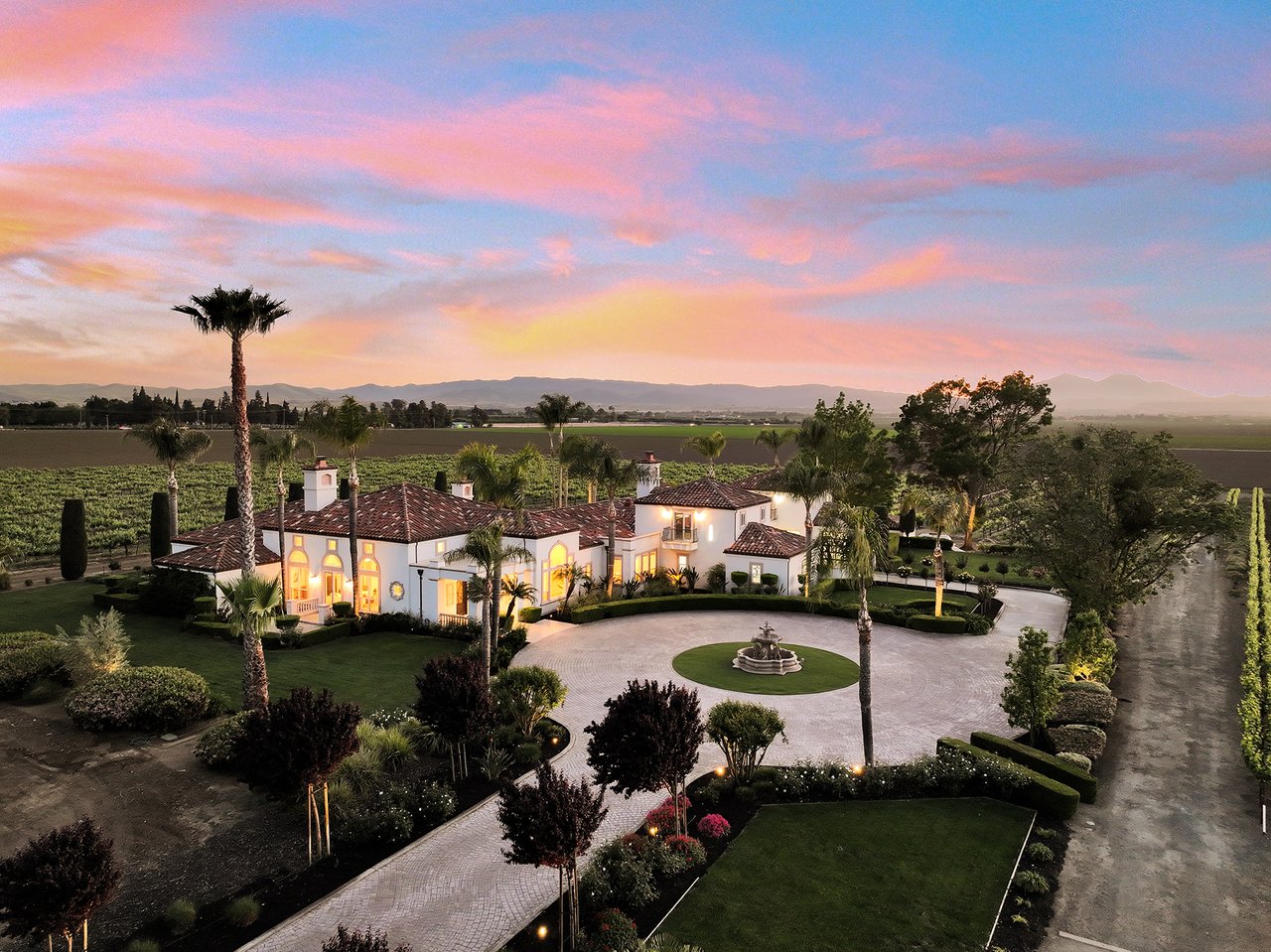 Brentwood Vineyard Estate - 11670 Byron Hwy