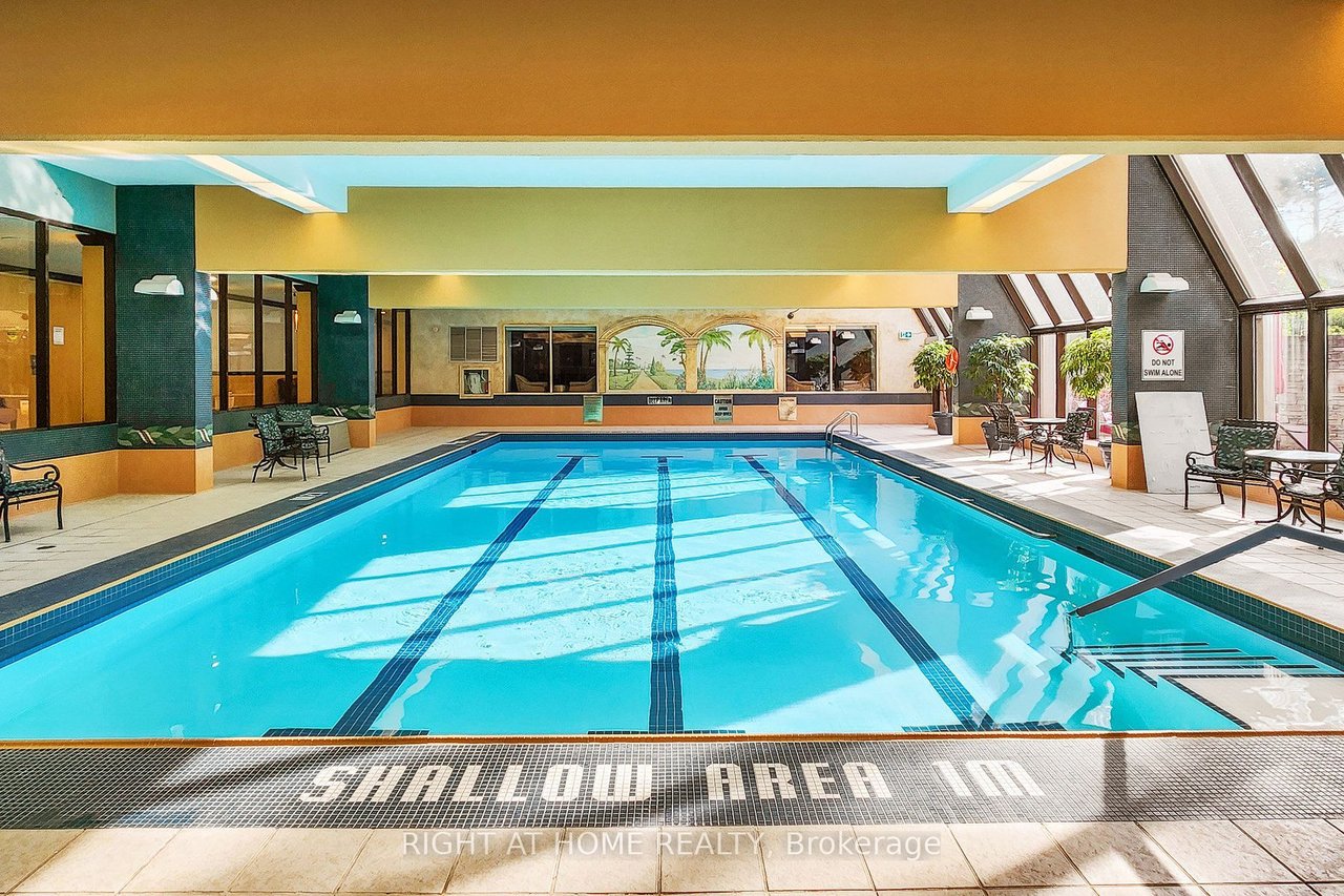 PENTHOUSE IN PRIME NORTH YORK 