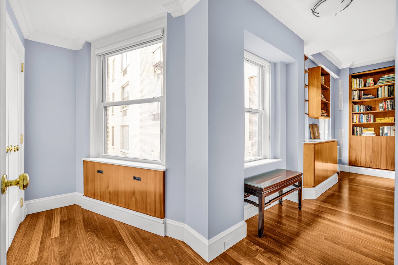 1049 Park Avenue