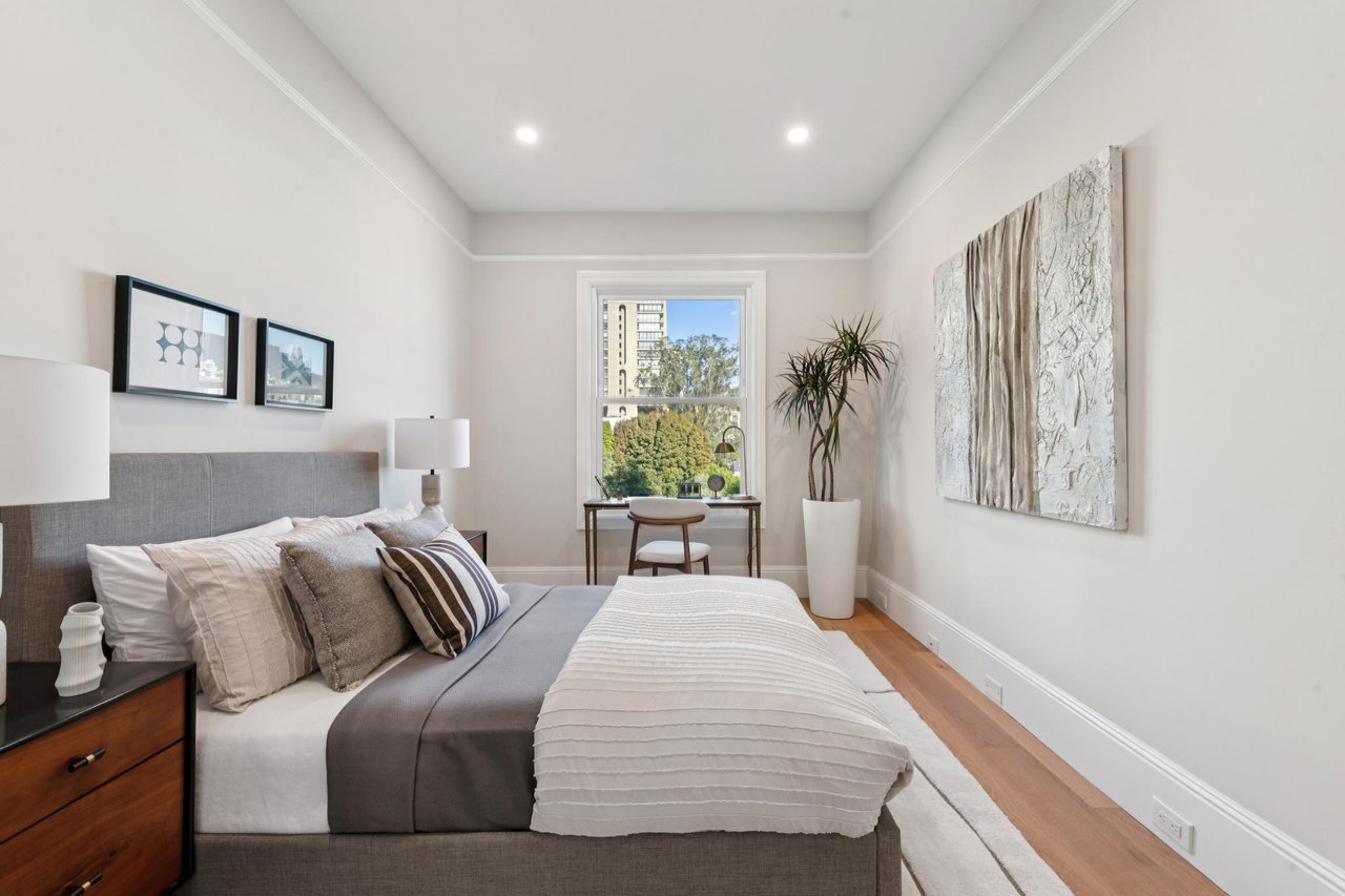 1845 Leavenworth #202