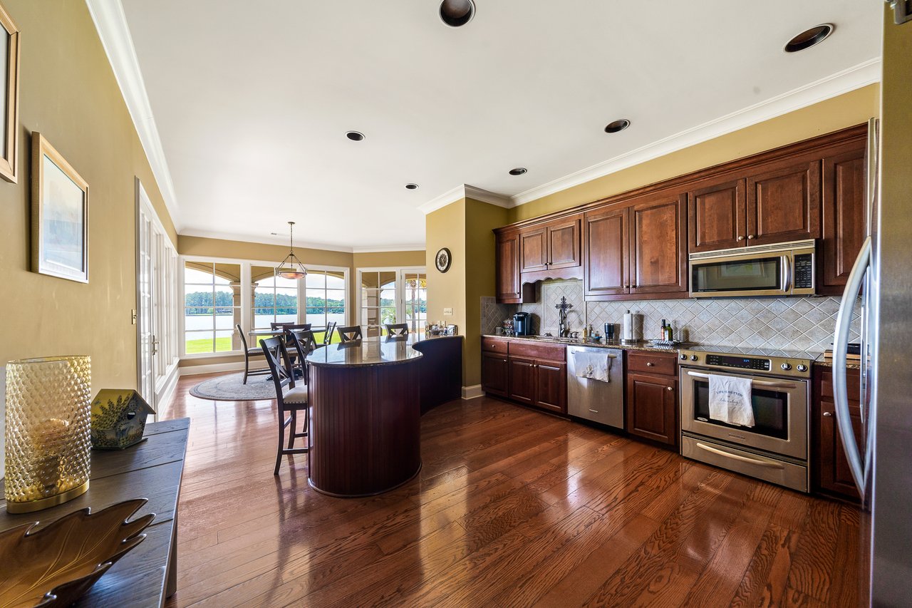 745 S Chickasaw Trail