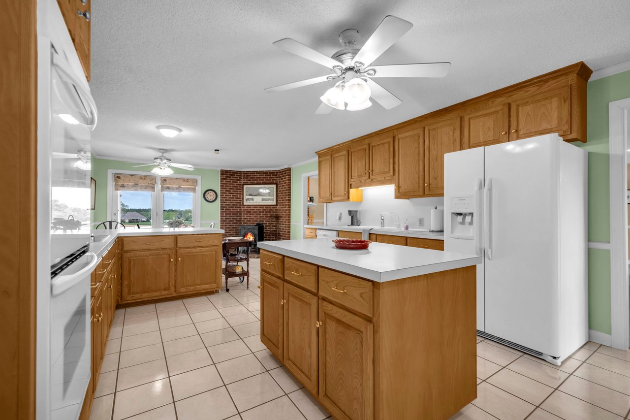 824 N Forest Hills School Rd