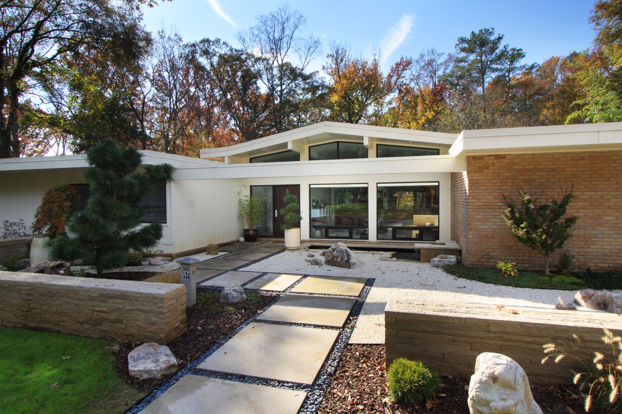 Tlc’s Four Houses Features Agent Debra Johnston
