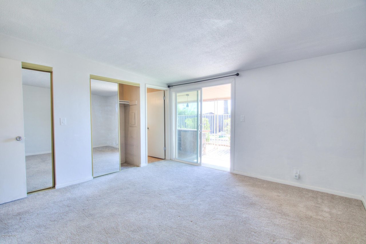 3159 W Calle Cereza