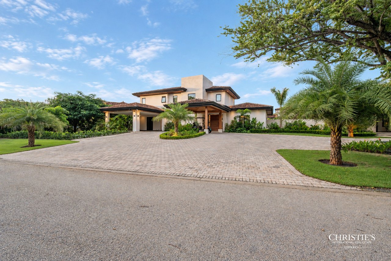 Casa Jade | Contemporary Resort Living in Hacienda Pinilla 
