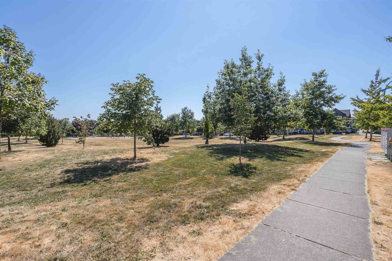 6696 193A St