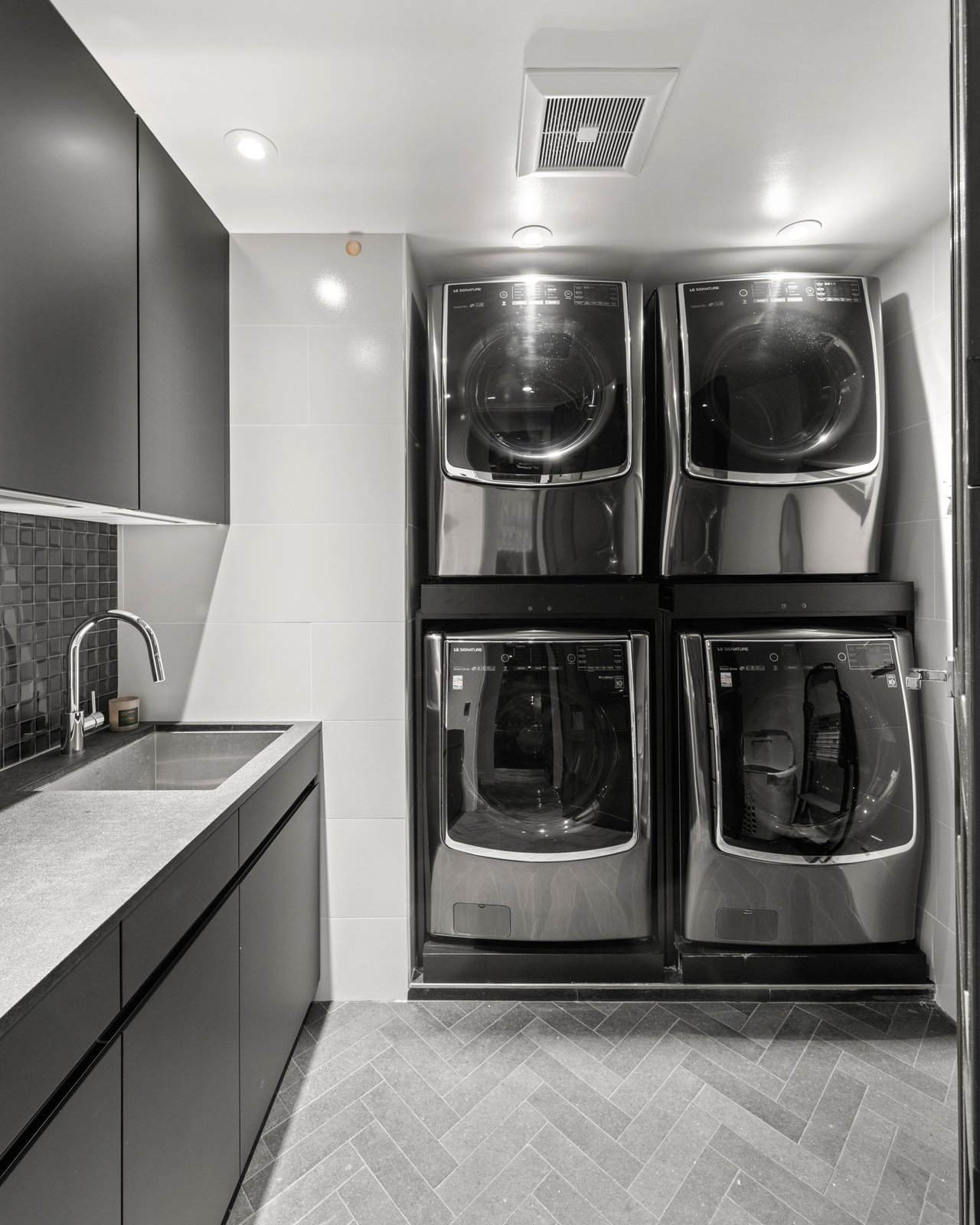 145 Channel Pointe Mall