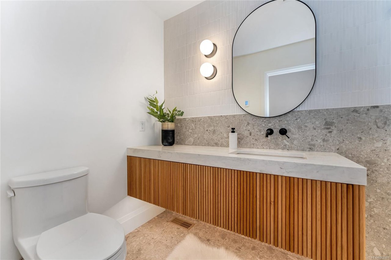 736 Falkland Rd, Oak Bay