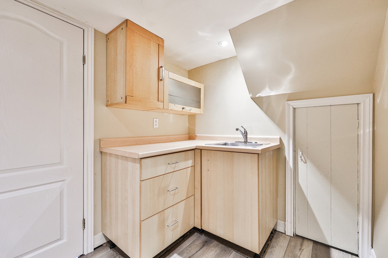 2063 Hixon Street, Oakville