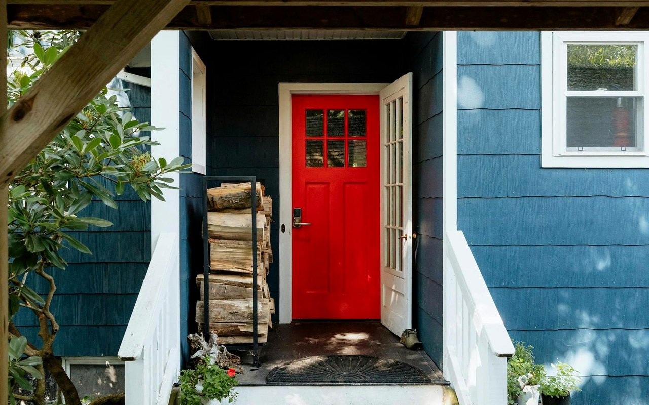 Curb Appeal Hacks to Complement Your Interior Staging in Hoboken