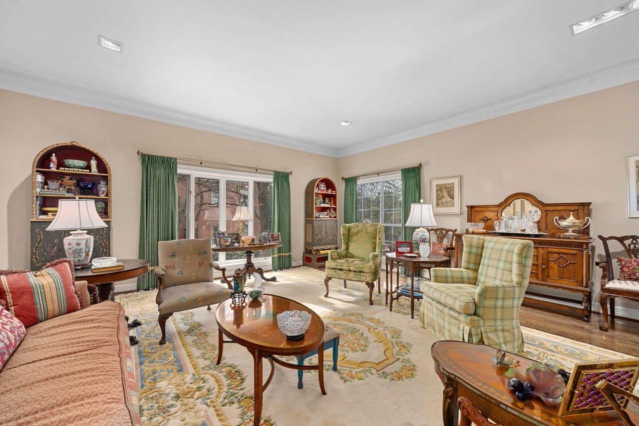 2716 Hillview Green Lane