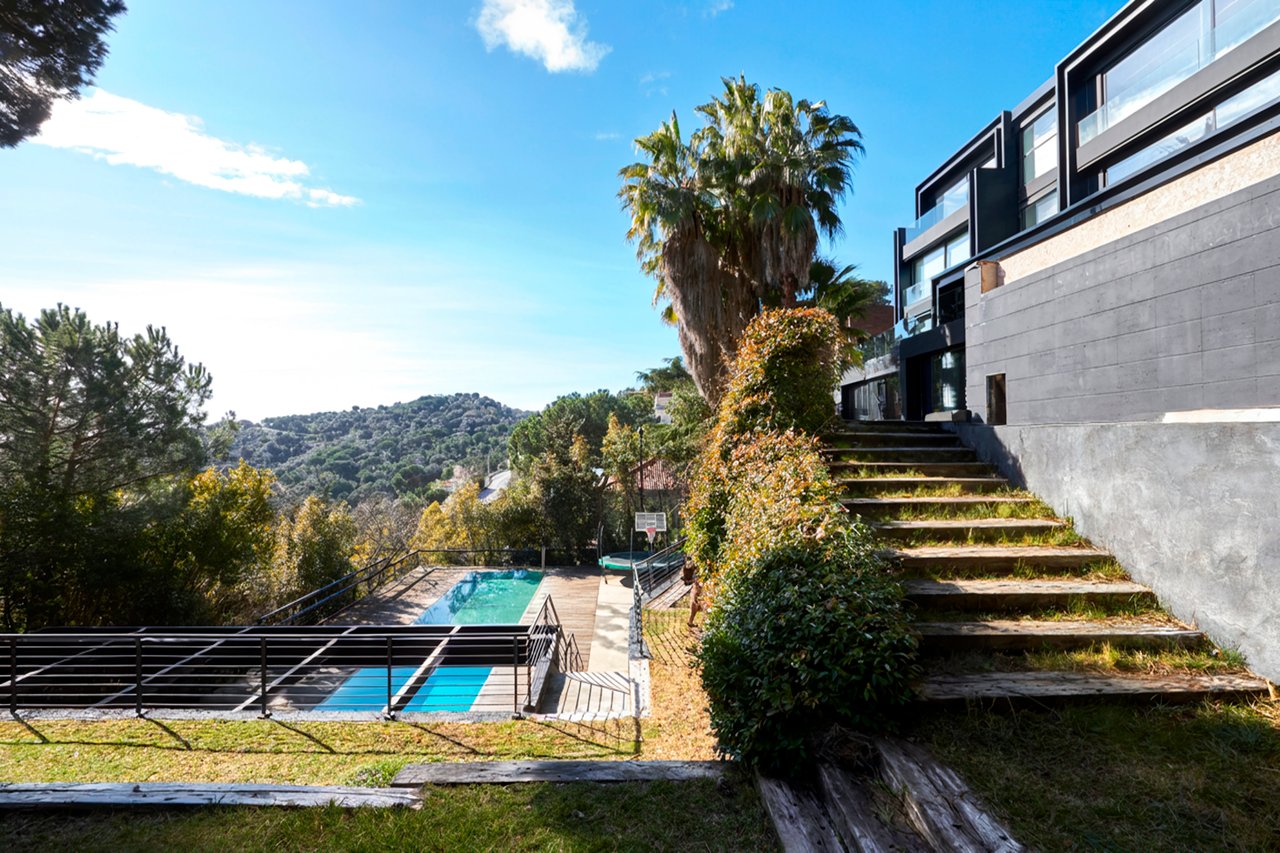 Barcelona Contemporary Villa