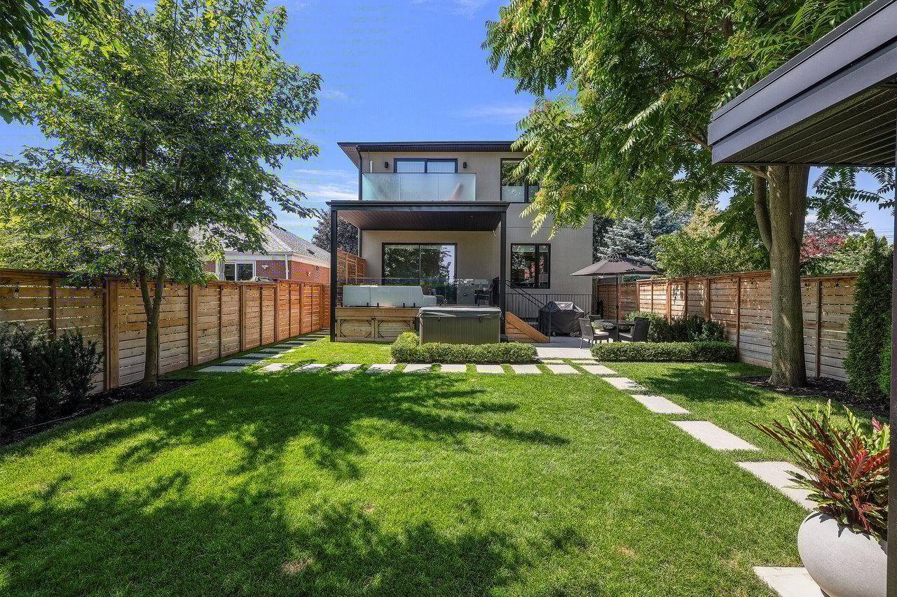 83 Guthrie Avenue
