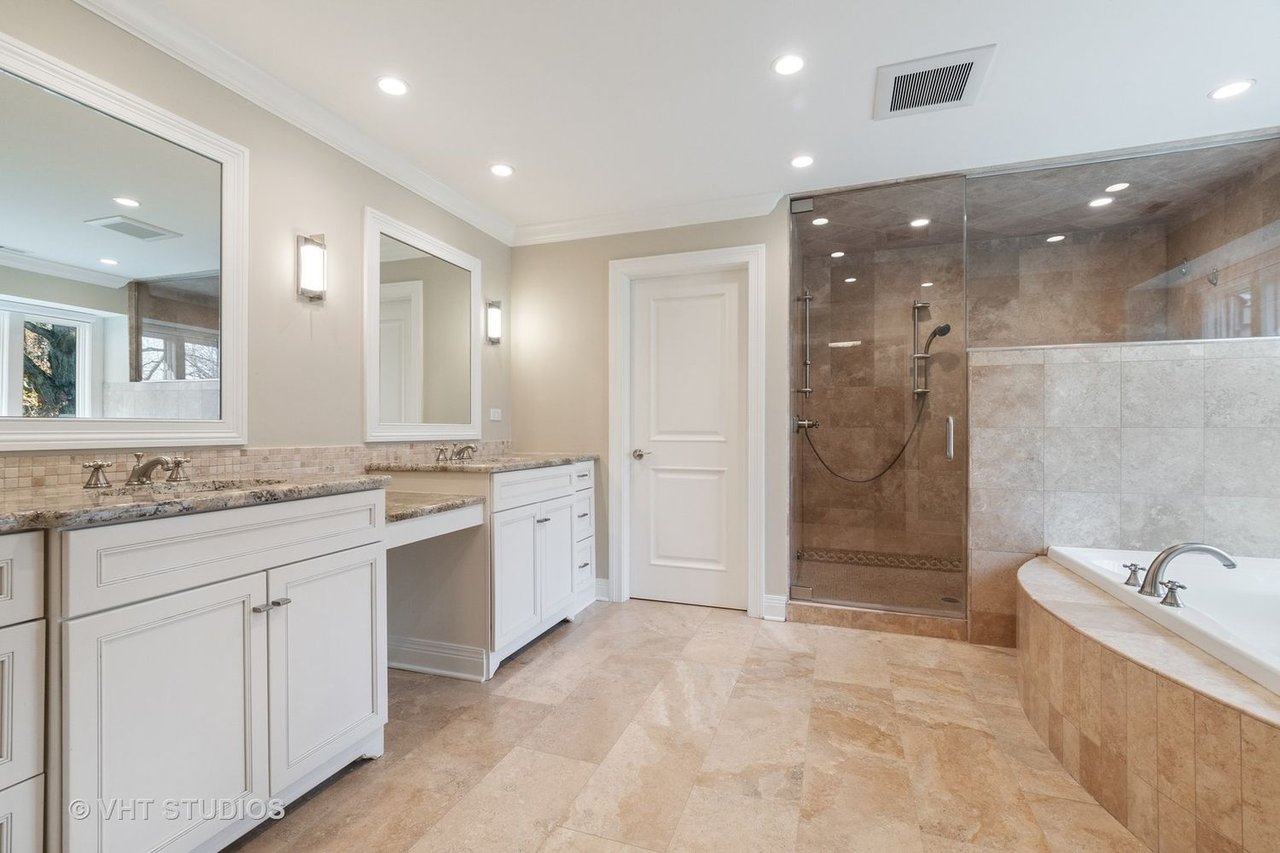 1111 Evergreen Dr