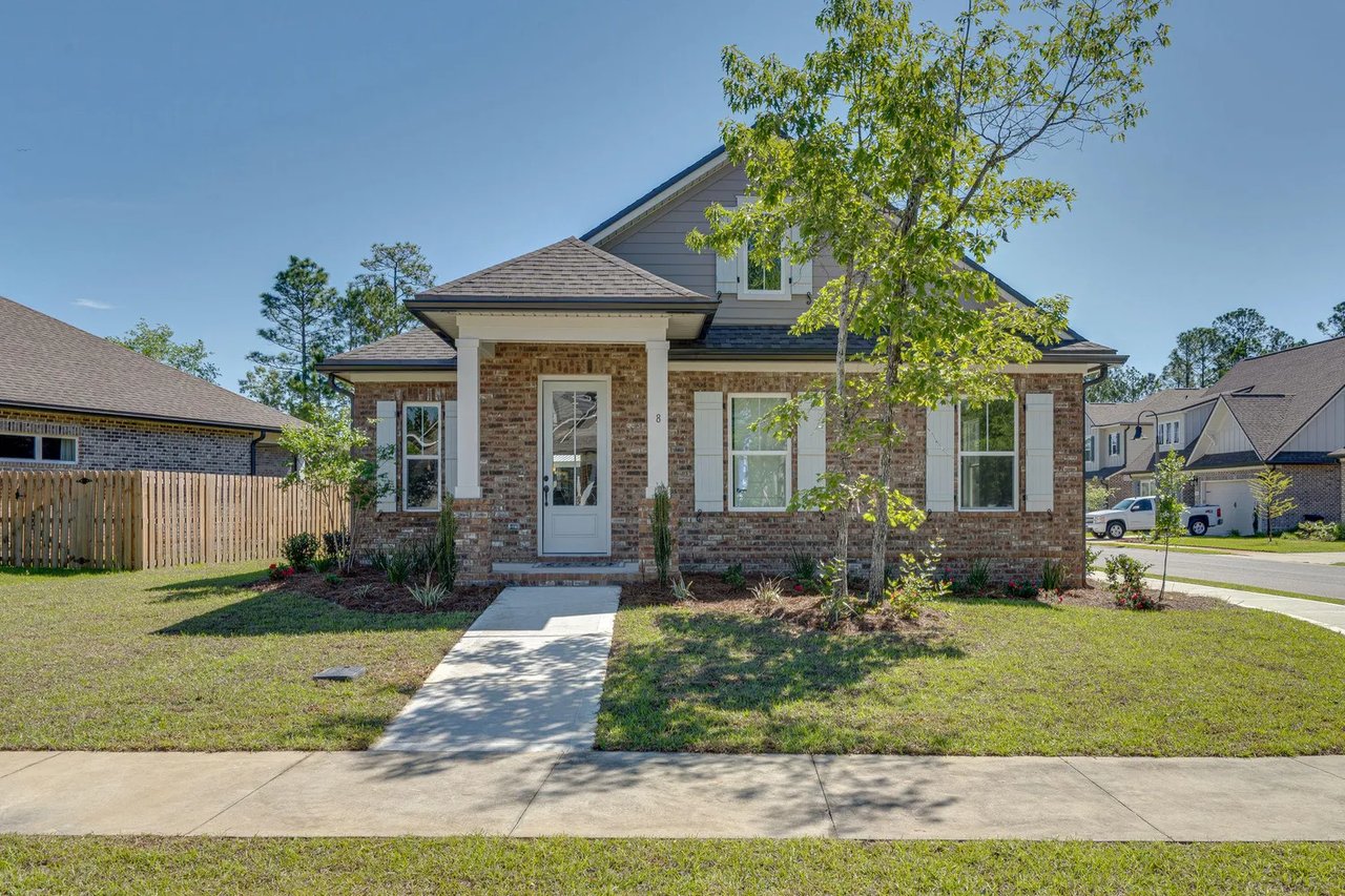 8 Pintail Blvd