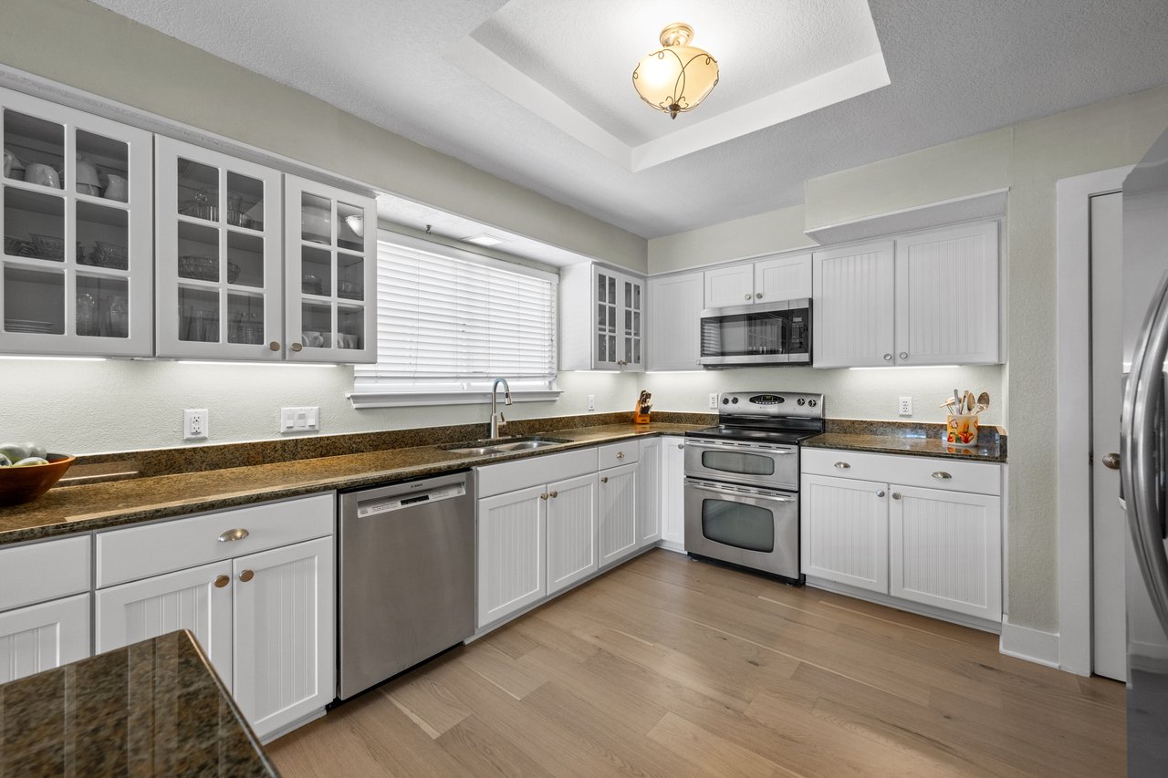 6103 Waldon Hollow