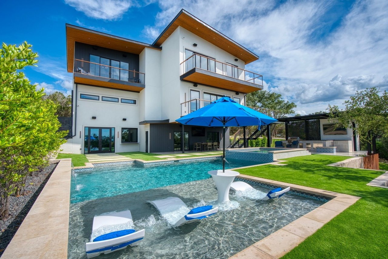 Luxxis Design 1104 Summit