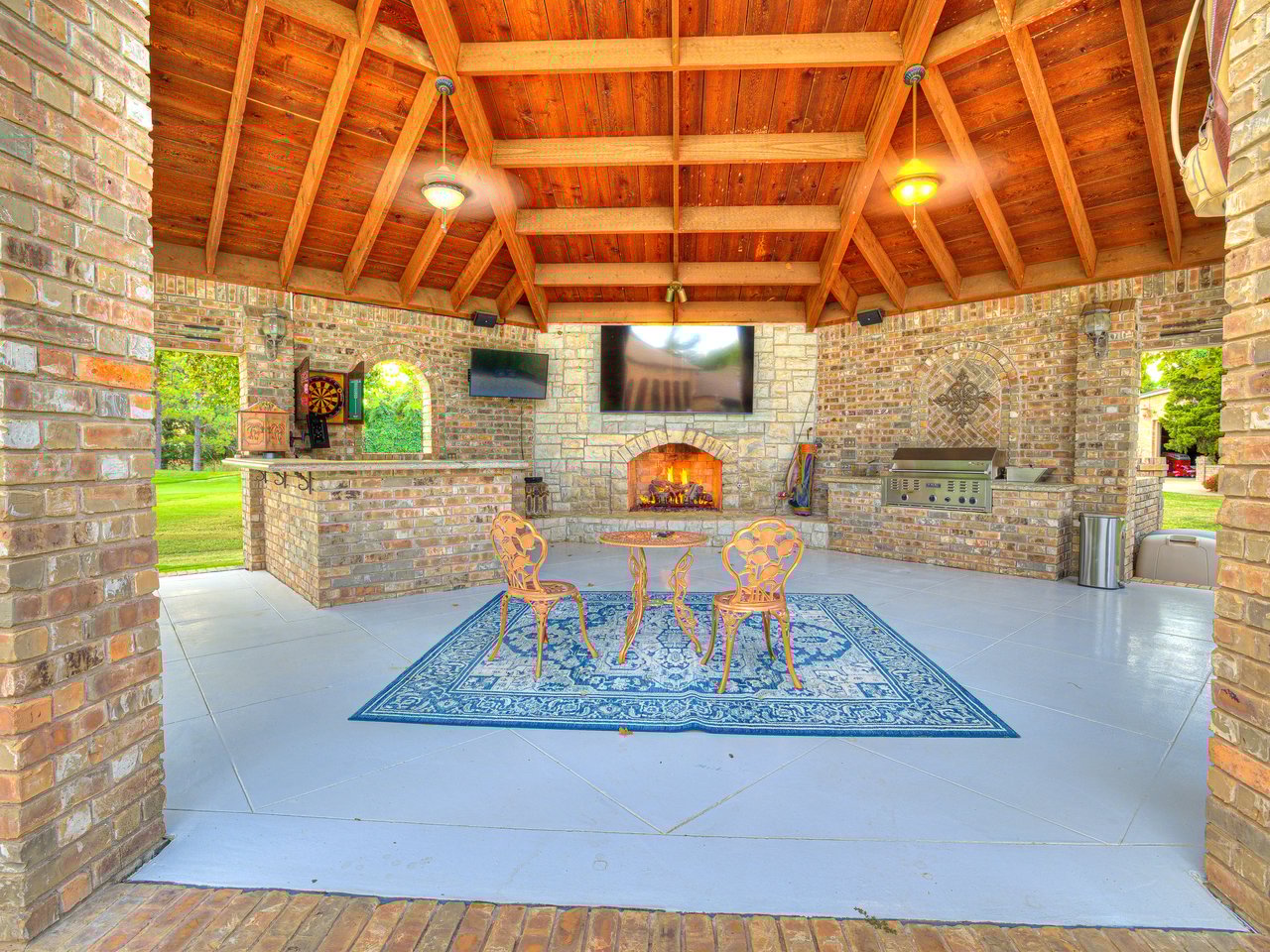 Private 18-Hole Golf Course Estate with Pickleball Court – A Once-in-a-Lifetime Opportunity in Edmond, Oklahoma - Wyatt Poindexter - The Agency OKC 