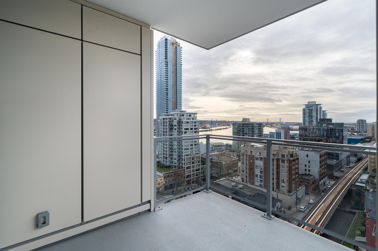 1211-618 Carnarvon St