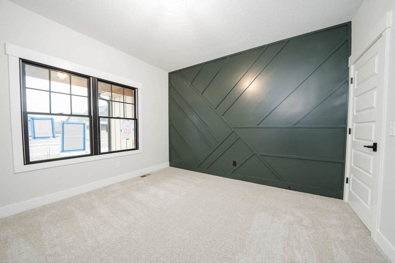 137 W Basalt Dr