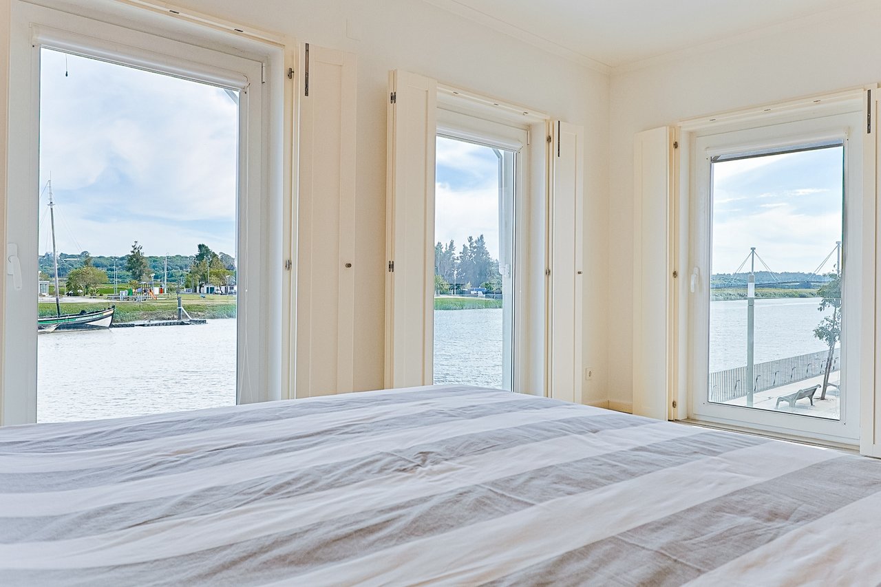 Elevated Riverside Living Minutes from Comporta