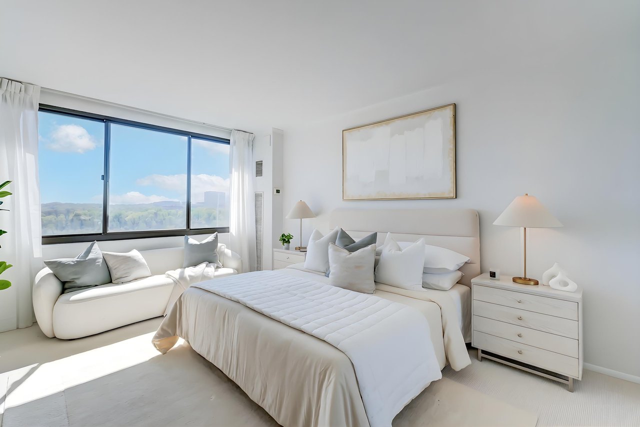 Watergate West Penthouse Seven