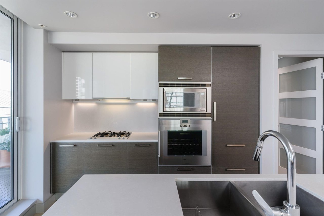 1499 W Pender St, #601