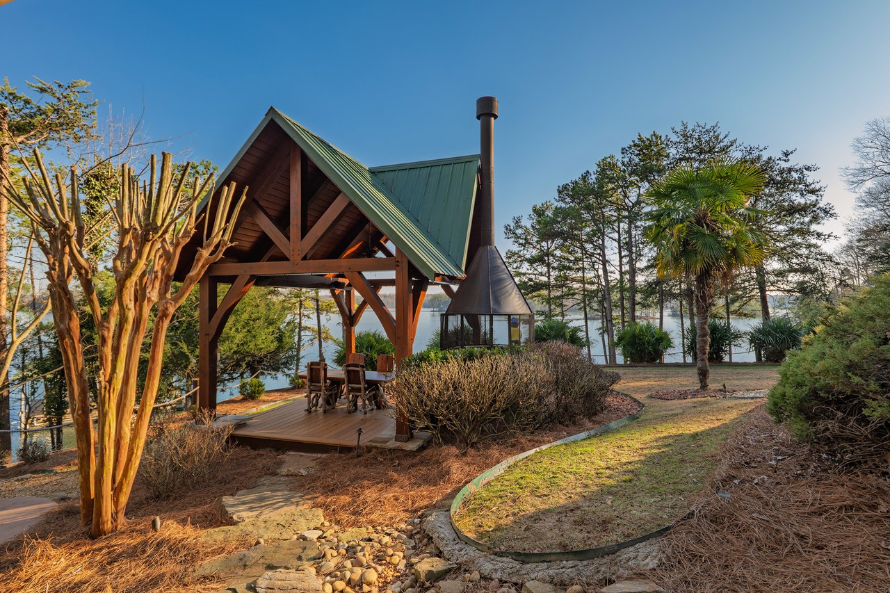 3406 Thunder Point