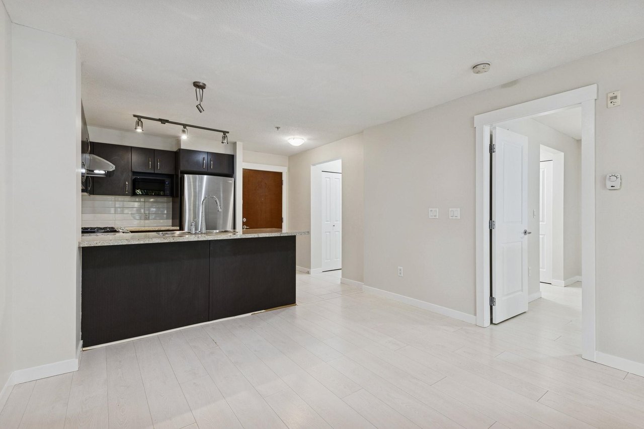 101-9288 Odlin Rd