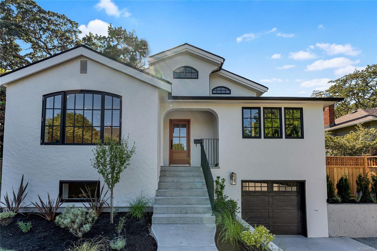 736 Falkland Rd, Oak Bay