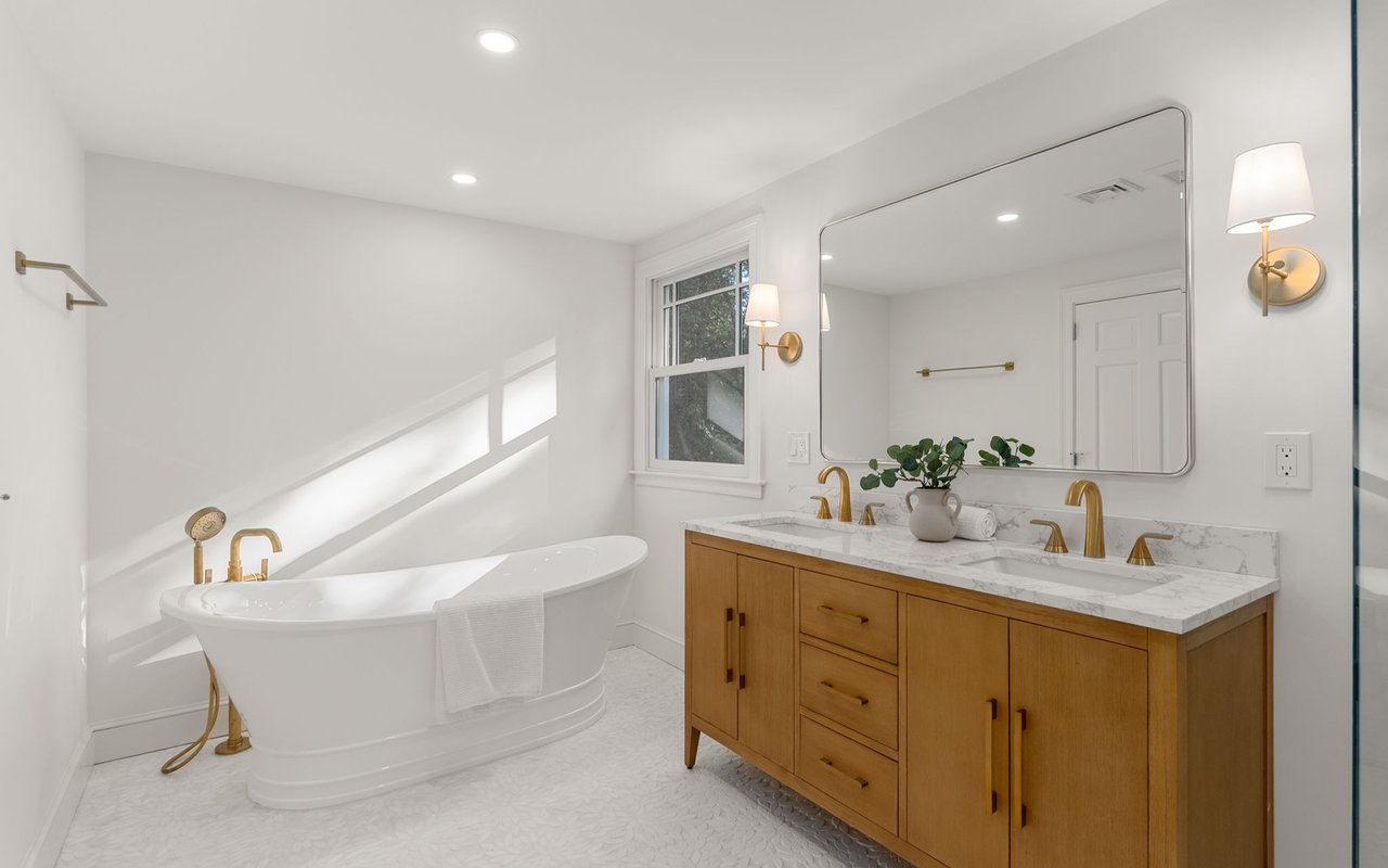 95 Sylvan Lane Weston, MA 02493