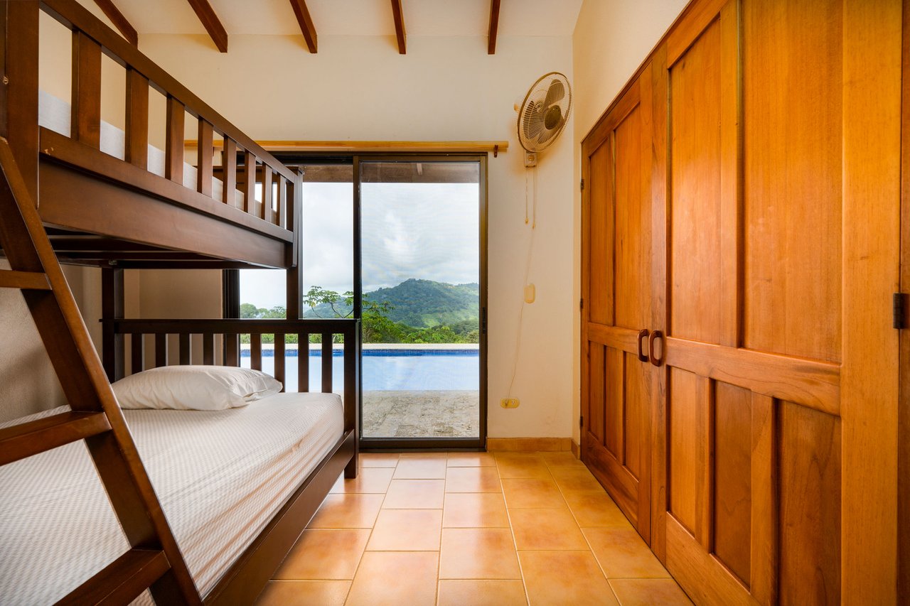 OCEAN AND MOUNTAIN VIEW 3 BEDROOM HOME WITH POOL IN LAGUNAS