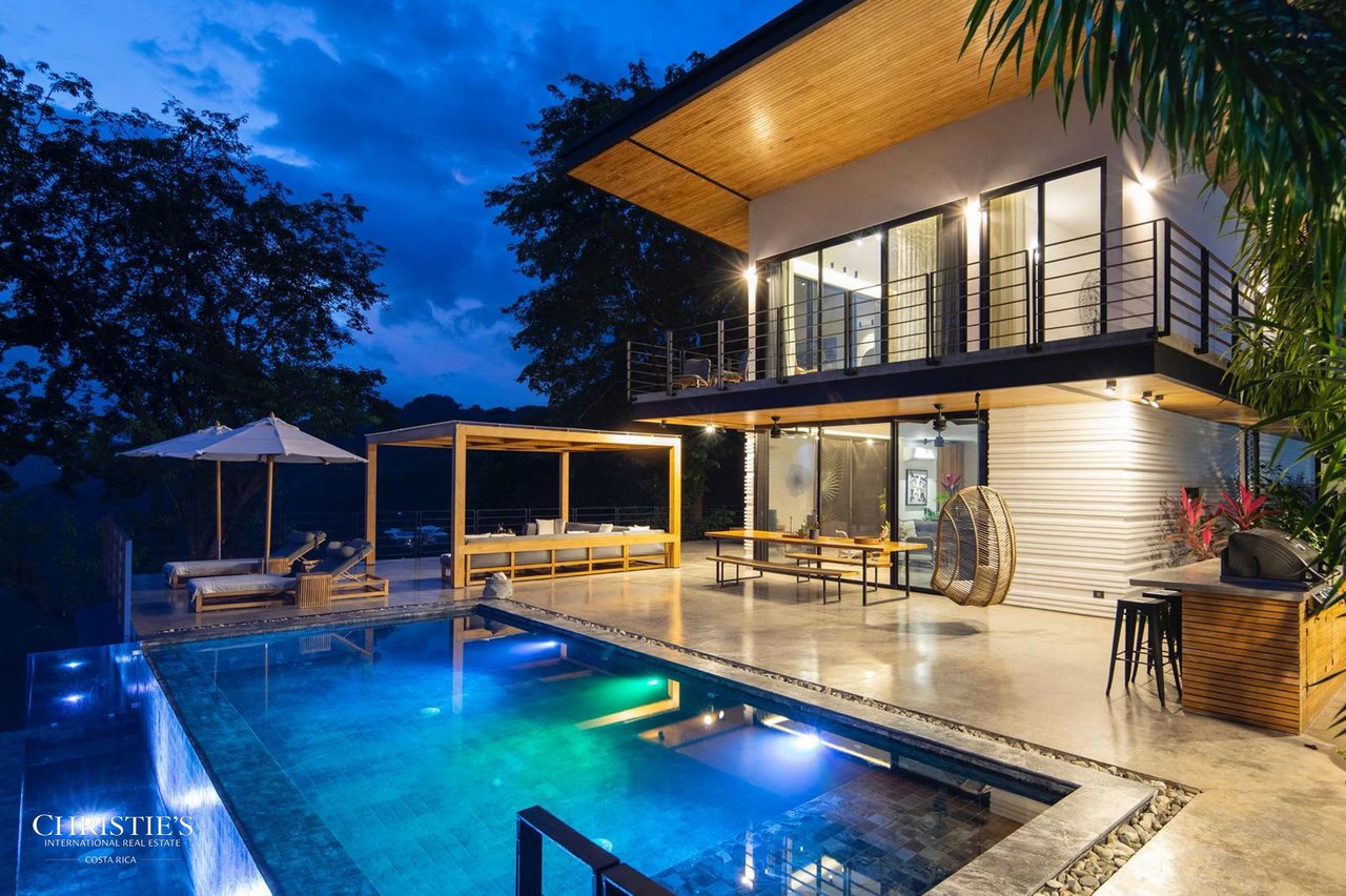 Coastal Estate with Two Villas and Dramatic Ocean Views