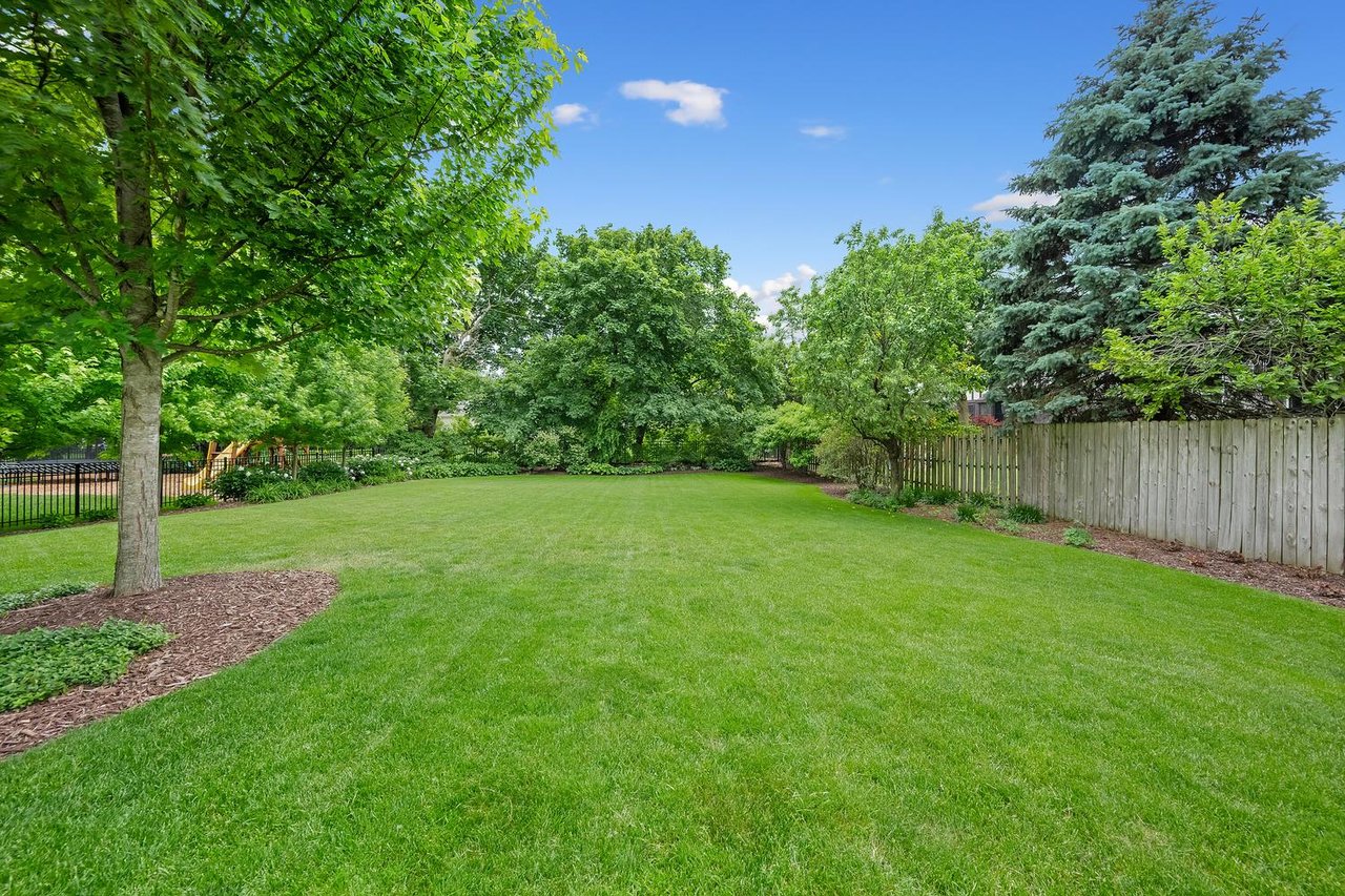 608 Cadillac Dr, Wheaton IL – Stunning Seifert Builders Home with 5 Bedrooms & 4 Baths Listed at $900,000