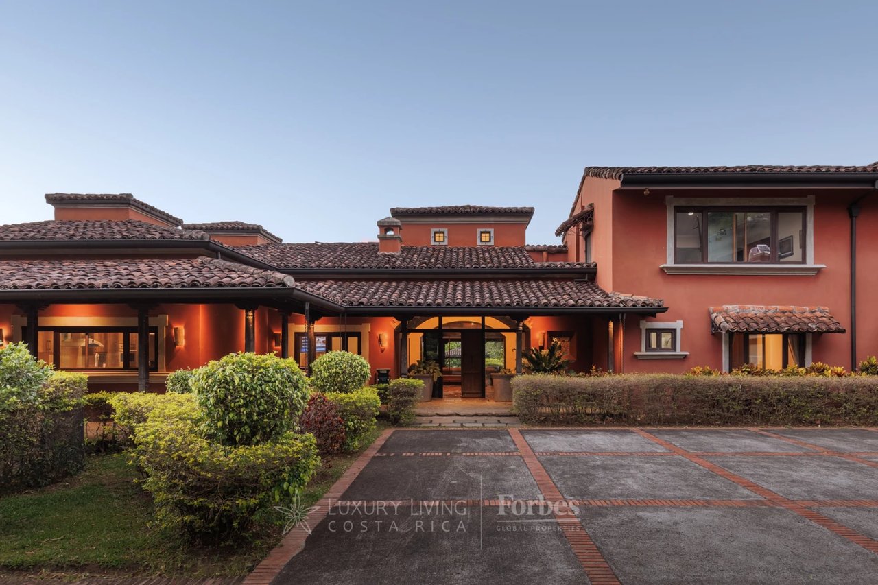 19759 - Architectural Hacienda Style Luxury Villa inTranquil Natural Oasis