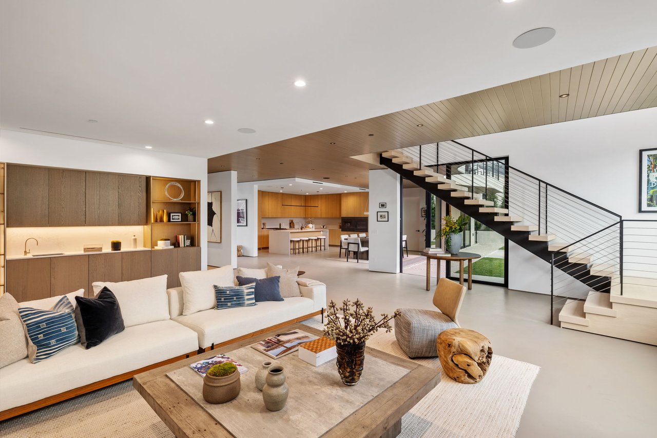 3041 Mountain View