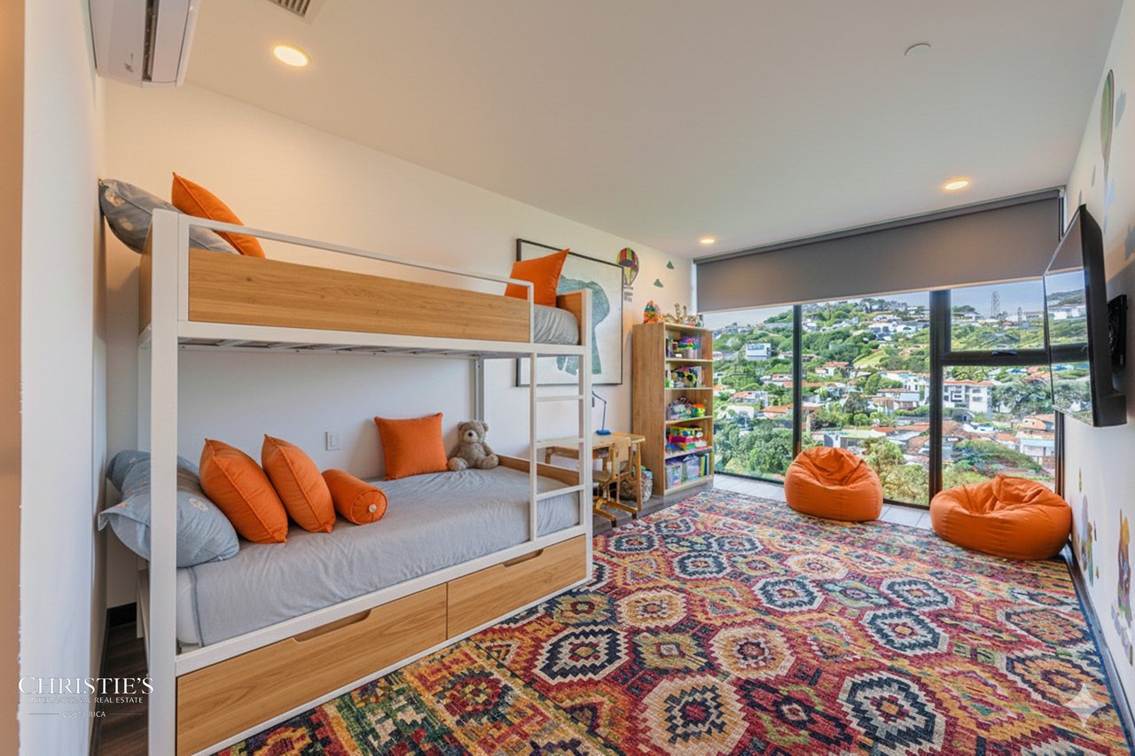 Luxurious Four-Bedroom Condo in the Hills of Escazú   