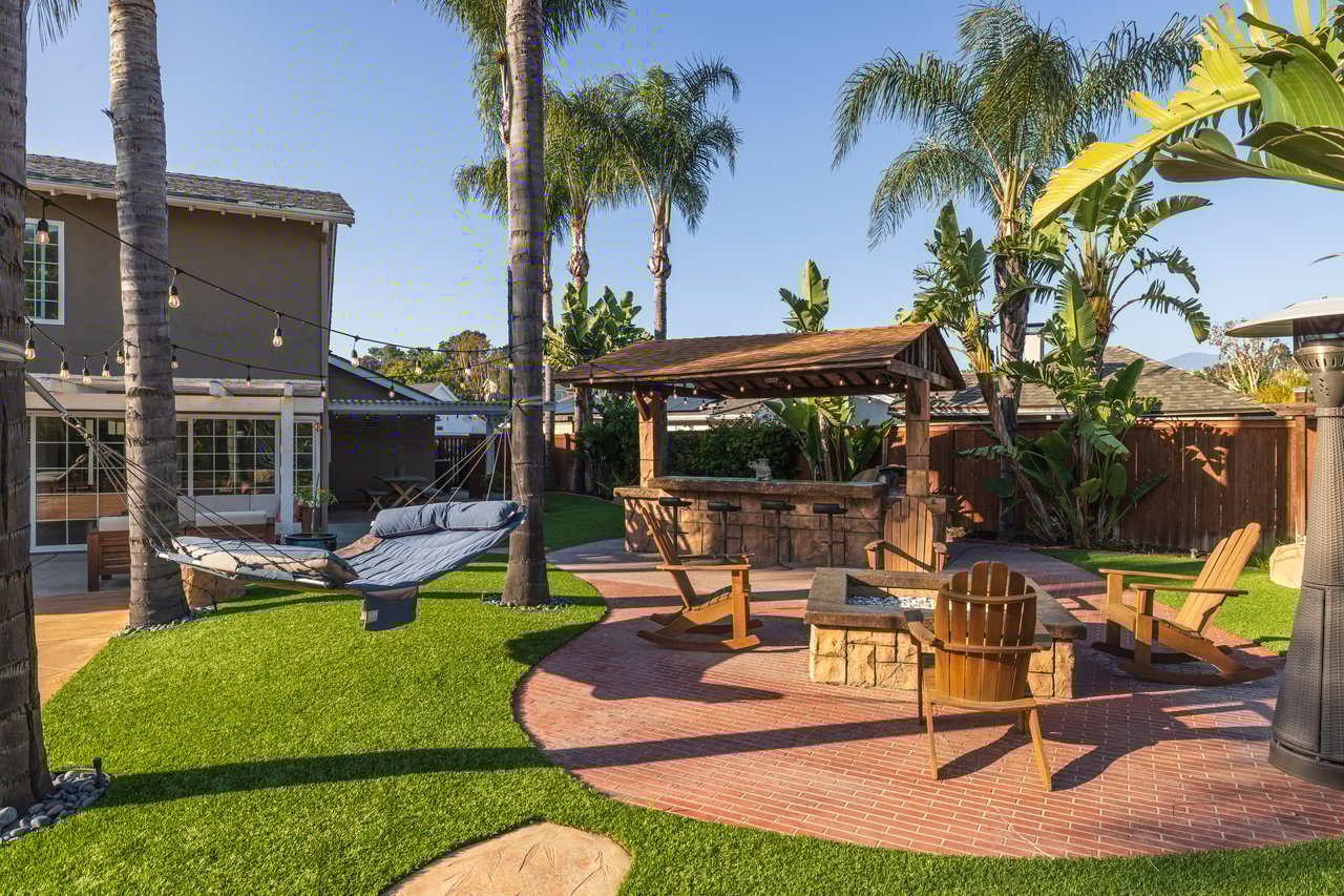23965 Carrillo Dr
