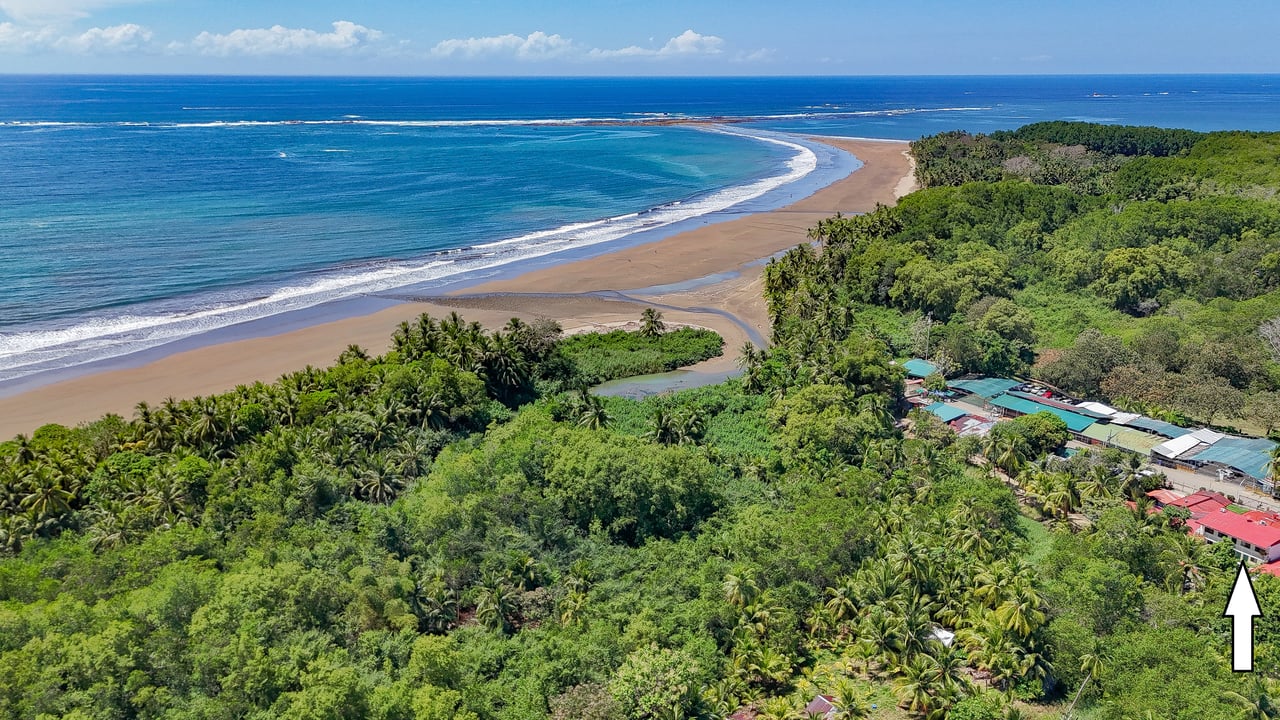 Fully equipped 4 Unit Apartment/Hotel complex 70 meters from the entrance to world-famous Marino Ballena National Park